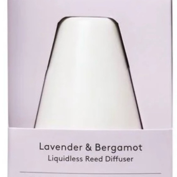 White Ceramic Reed Diffuser Vase - Picture 7 of 7